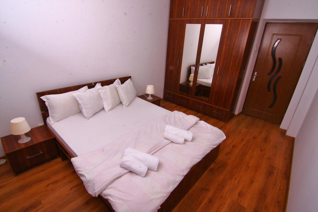 Nirvana Accommodation Bucharest Exterior photo