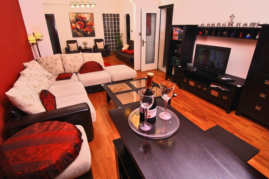 Nirvana Accommodation Bucharest Exterior photo
