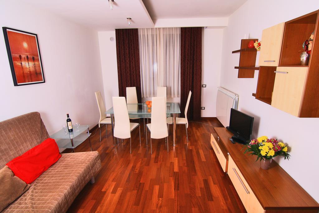 Nirvana Accommodation Bucharest Exterior photo