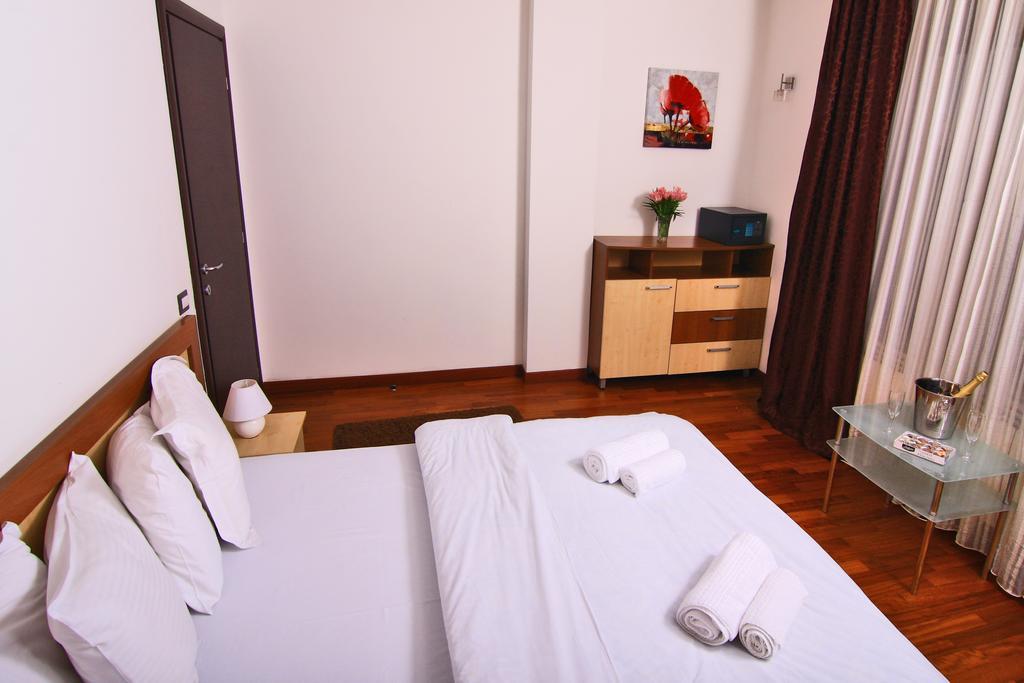 Nirvana Accommodation Bucharest Exterior photo