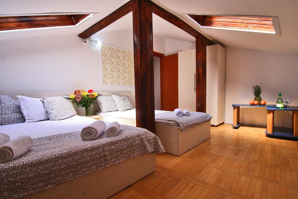 Nirvana Accommodation Bucharest Exterior photo