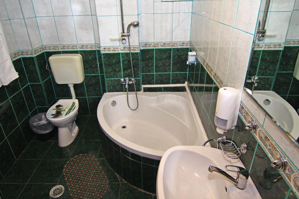 Nirvana Accommodation Bucharest Exterior photo