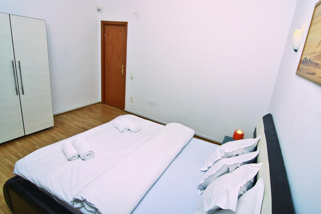 Nirvana Accommodation Bucharest Room photo