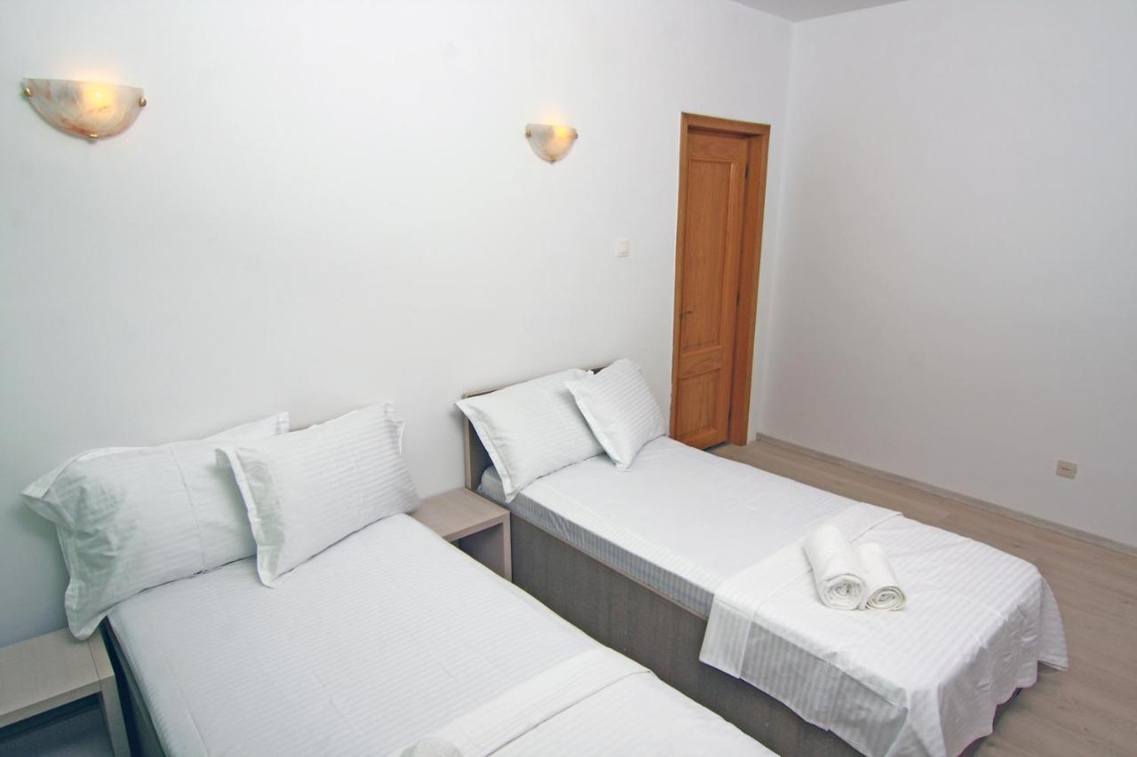 Nirvana Accommodation Bucharest Exterior photo